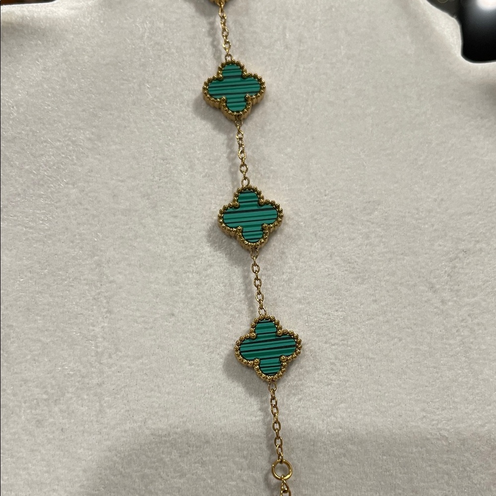 Chic Gold and Teal Clover Bracelet - Picture 4 of 5